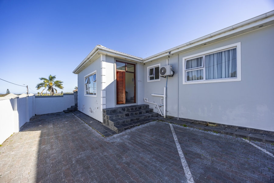 Commercial Property for Sale in Sunnyridge Eastern Cape